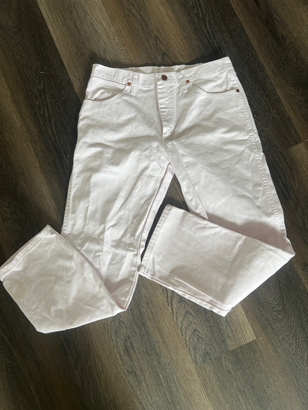 (12) Wrangler Classic Straight Fit denim